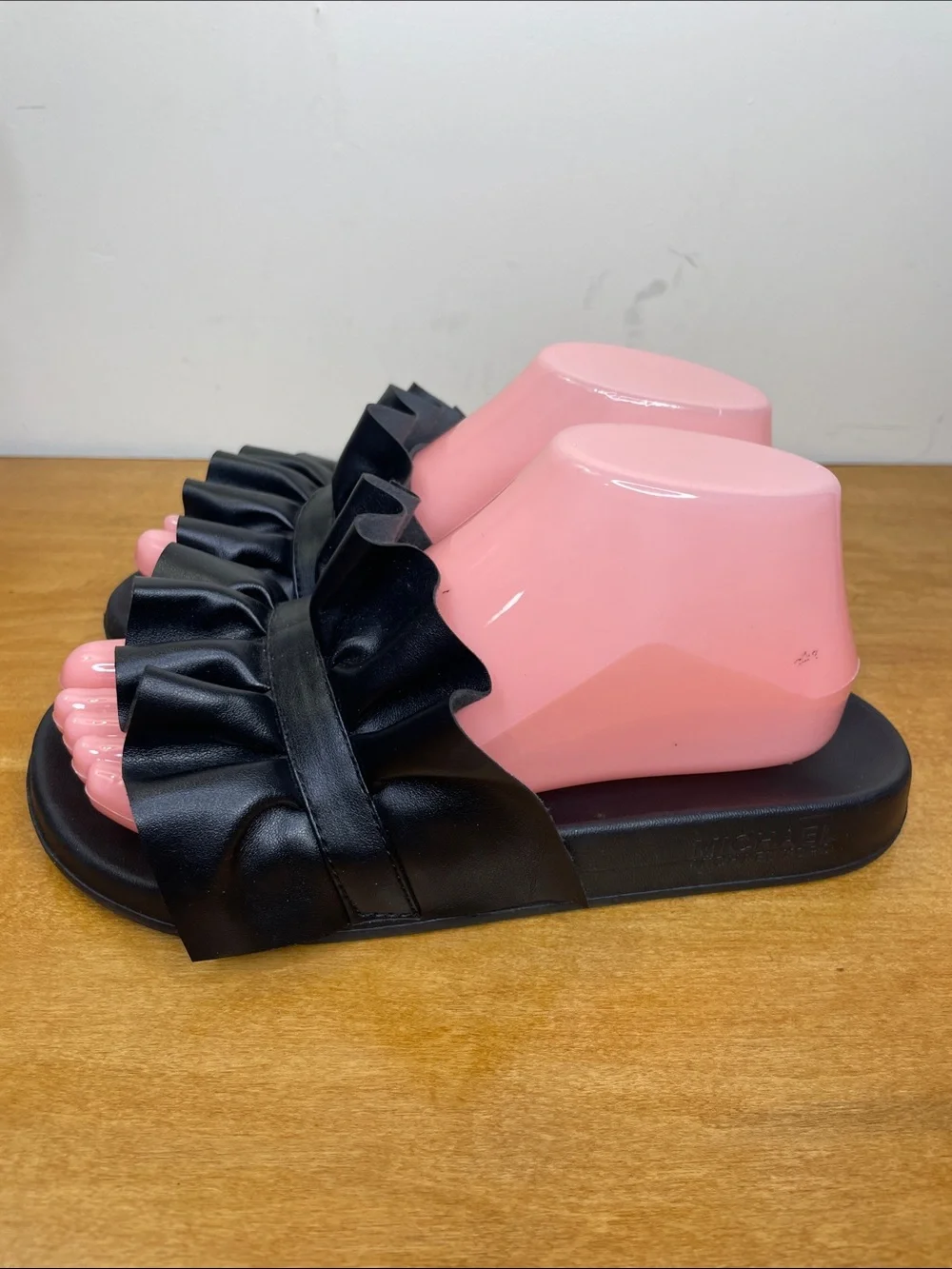 MICHAEL Michael Kors Black Ruffle Slide Sandals. Size 7